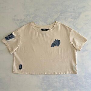 Pro Standard Phoenix Suns Ivory & Blue Boxy Cropped NBA Tee Shirt